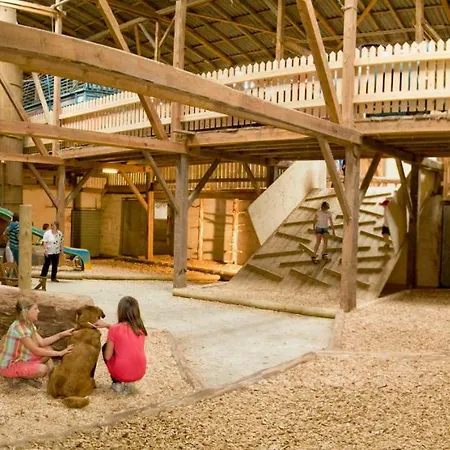 Kindererlebnis- Und Biobauernhof Hipp-bruckner