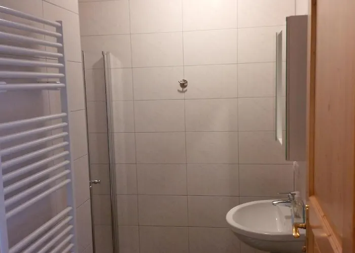 Kindererlebnis- Und Biobauernhof Hipp-bruckner *