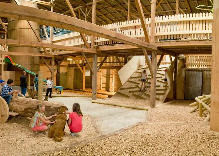 Kindererlebnis- Und Biobauernhof Hipp-bruckner