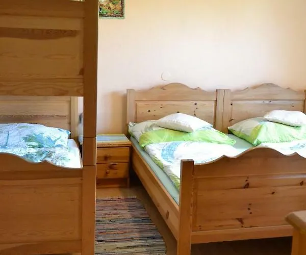 Kindererlebnis- Und Biobauernhof Hipp-bruckner Alojamento de Turismo Rural *